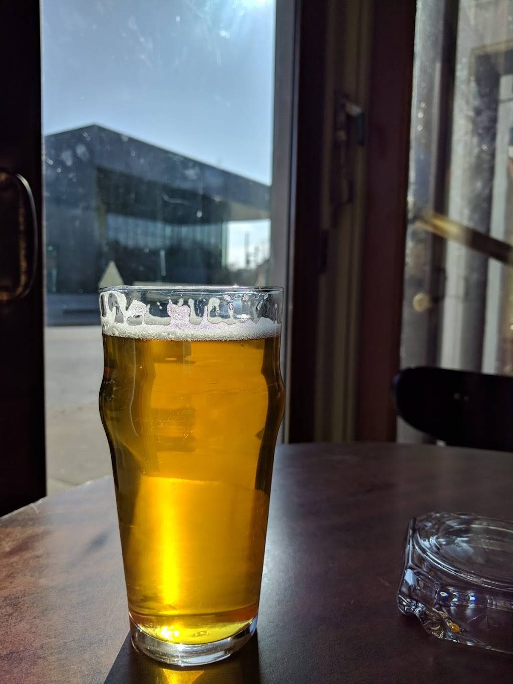 Brewskis Draft Emporium | restaurant | 408 W Dickson St, Fayetteville, AR 72701, USA | 4799736969 OR +1 479-973-6969