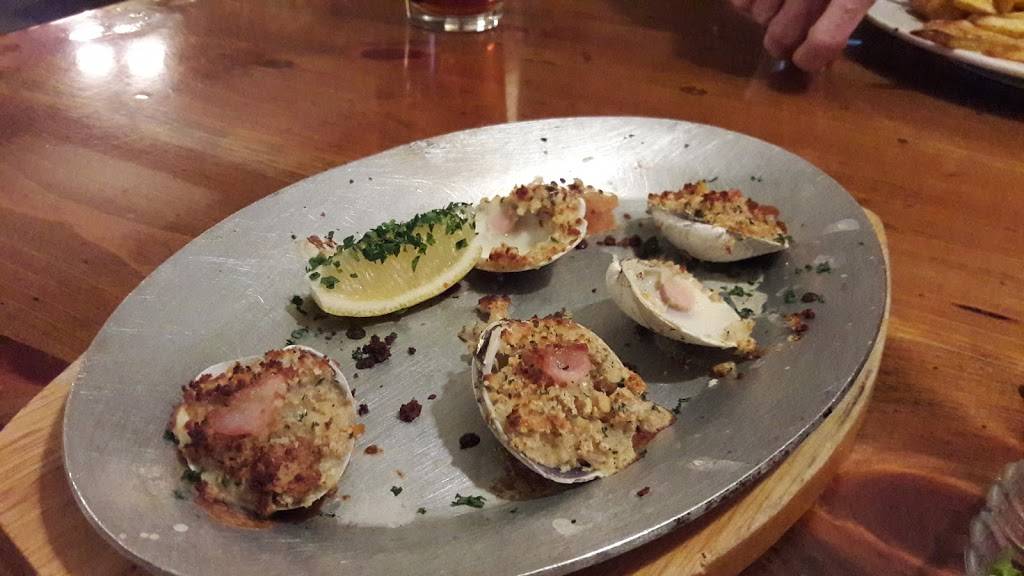 Country Spirit Restaurant & Tavern | restaurant | 262 Maple St, Henniker, NH 03242, USA | 6034287007 OR +1 603-428-7007