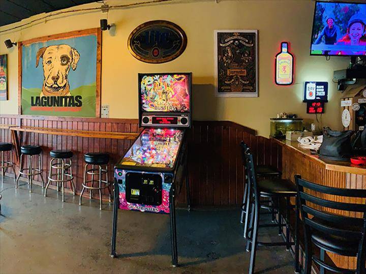 The Dawg House Pub | restaurant | 3790 W 80th Ln, Merrillville, IN 46410, USA | 2197564220 OR +1 219-756-4220