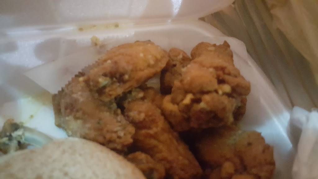 Express WINGS | restaurant | 7625 Reading Rd, Cincinnati, OH 45237, USA | 5137610164 OR +1 513-761-0164