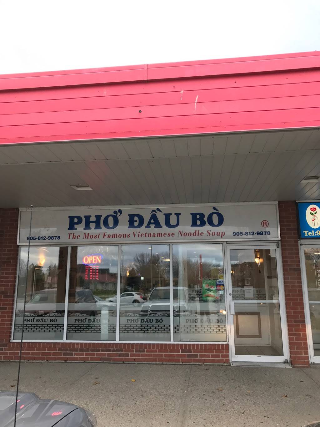 Pho Dau Bo Restaurant | restaurant | 1525 Bristol Rd W, Mississauga, ON L5M 4Z1, Canada | 9058129878 OR +1 905-812-9878