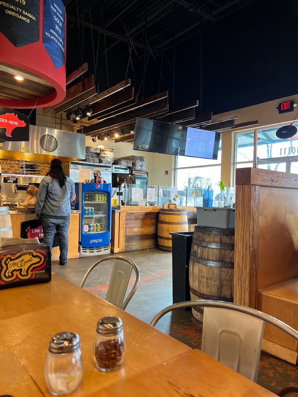 Von Ebert Brewing Cascade Station | restaurant | 10111 NE Cascades Pkwy, Portland, OR 97220, USA | 5032065765 OR +1 503-206-5765