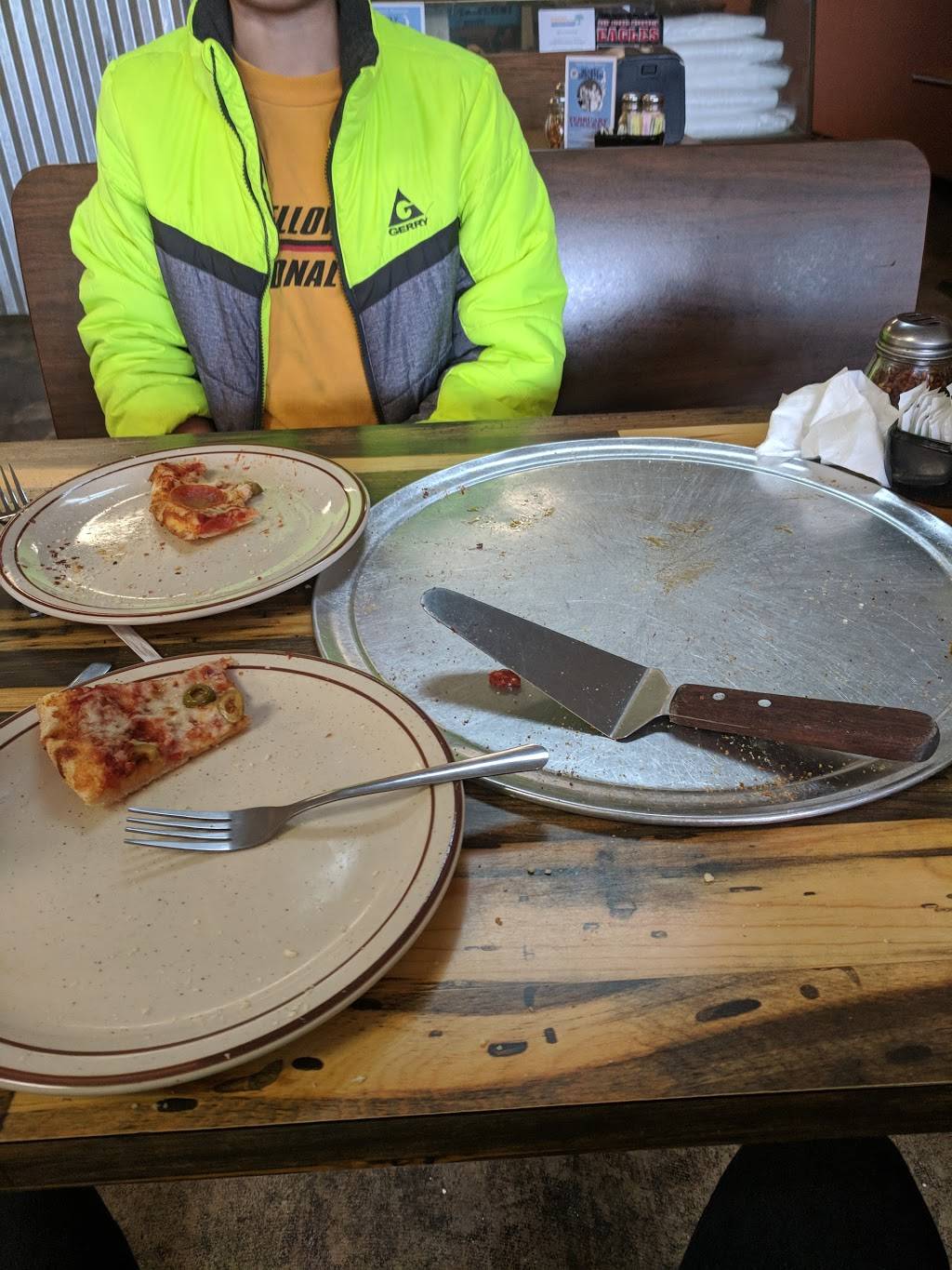 Pizza Place | restaurant | 1238 Taft Hwy #142, Signal Mountain, TN 37377, USA | 4238863761 OR +1 423-886-3761