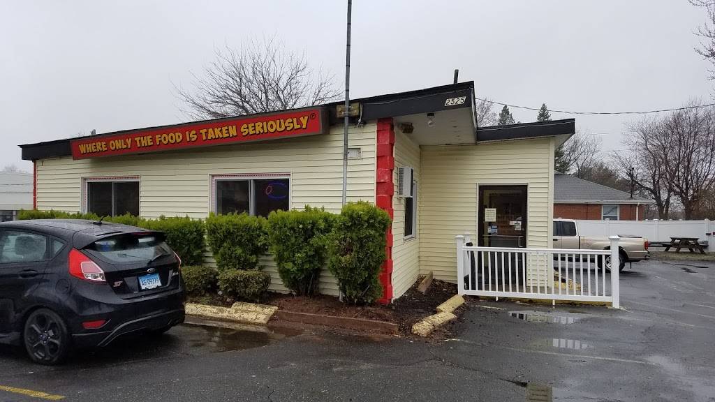 Doogies | restaurant | 2525 Berlin Turnpike, Newington, CT 06111, USA | 8606663647 OR +1 860-666-3647