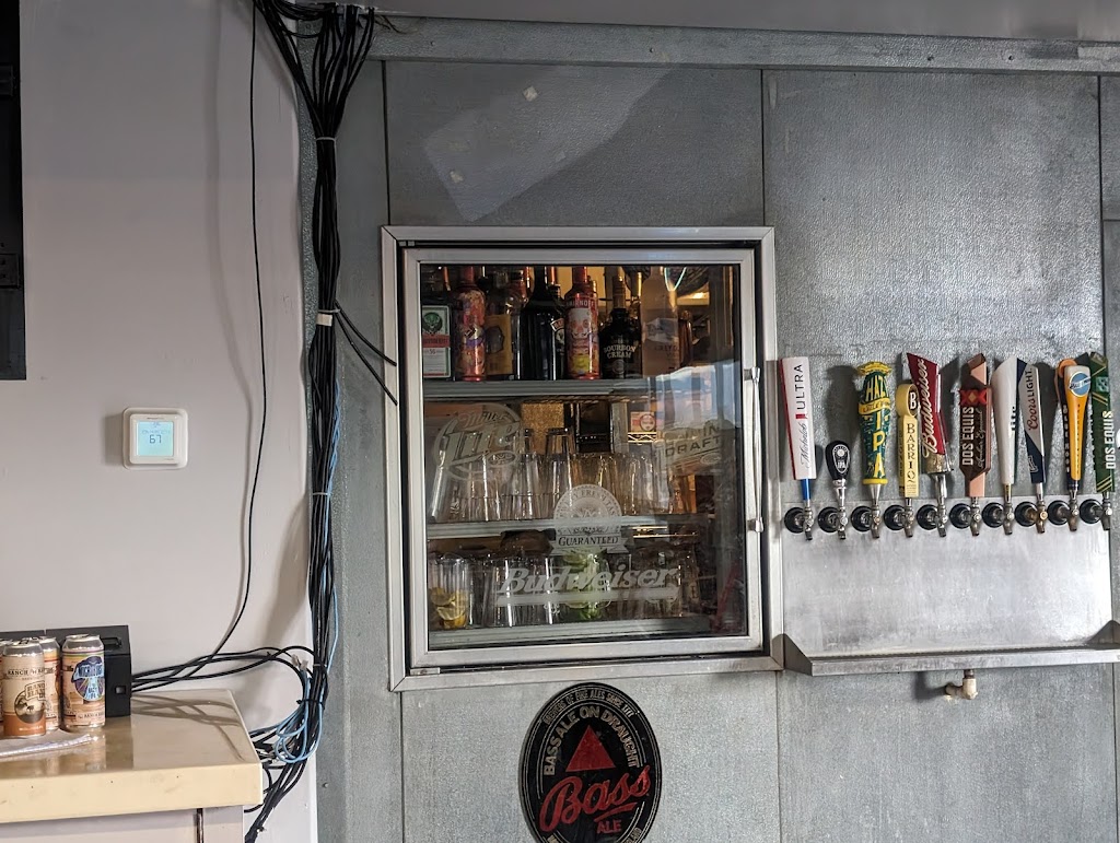 The Garage - A Sports Bar B Q | restaurant | 19221 S Alpha Ave, Green Valley, AZ 85614, USA | 5206259698 OR +1 520-625-9698