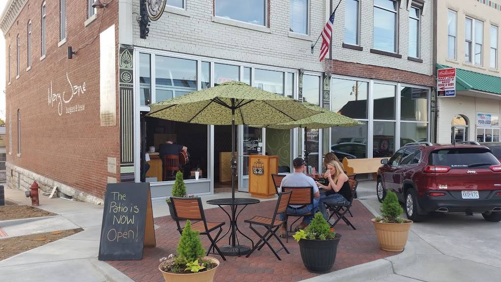 Mary Jane Burgers & Brew | restaurant | 102 N Jackson St, Perryville, MO 63775, USA | 5735476279 OR +1 573-547-6279
