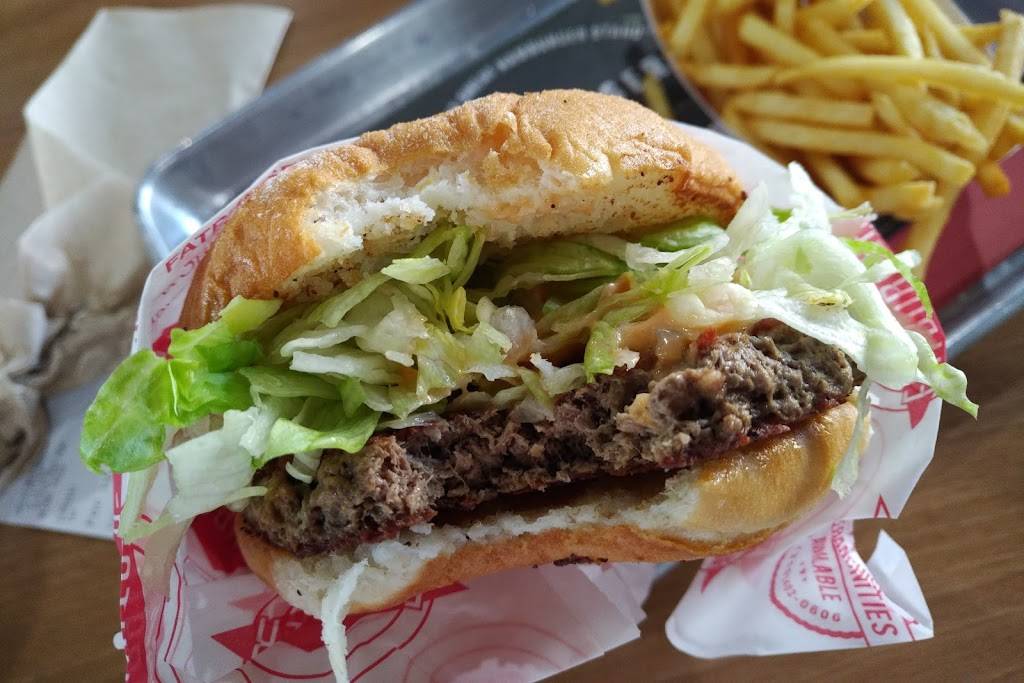 Fatburger | restaurant | 11968 Garvey Ave, El Monte, CA 91732, USA | 6264165018 OR +1 626-416-5018