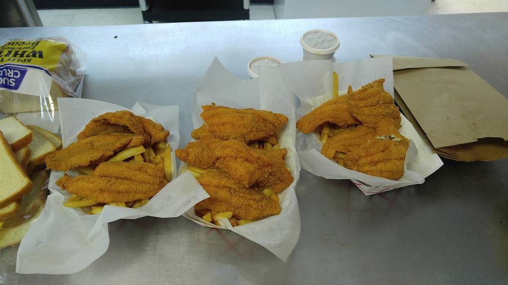 Champions II BBQ | restaurant | 17659 Torrence Ave, Lansing, IL 60438, USA | 7084184408 OR +1 708-418-4408