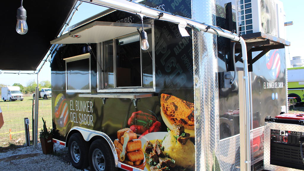 El Bunker del Sabor | restaurant | 2255 U.S. Hwy 17-92 N, Haines City, FL 33844, USA | 4076134831 OR +1 407-613-4831