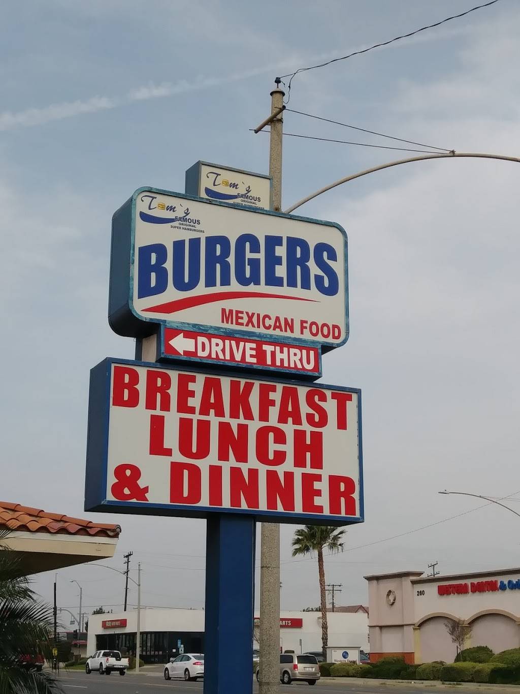 Toms Original Super Burgers | restaurant | 201 W Foothill Blvd, Rialto, CA 92376, USA | 9098202354 OR +1 909-820-2354