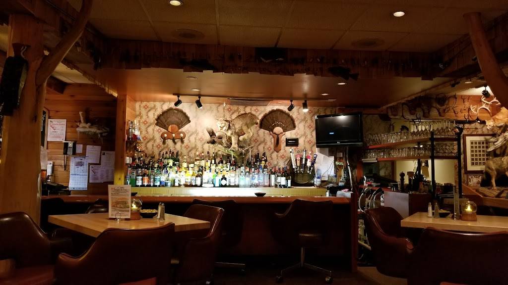 Chippewa Room | restaurant | 314 N Nicolet St, Mackinaw City, MI 49701, USA | 2314365744 OR +1 231-436-5744