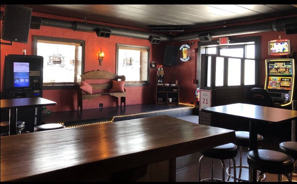 The Chieftain | restaurant | 6908 W 111th St, Worth, IL 60482, USA | 7088275739 OR +1 708-827-5739