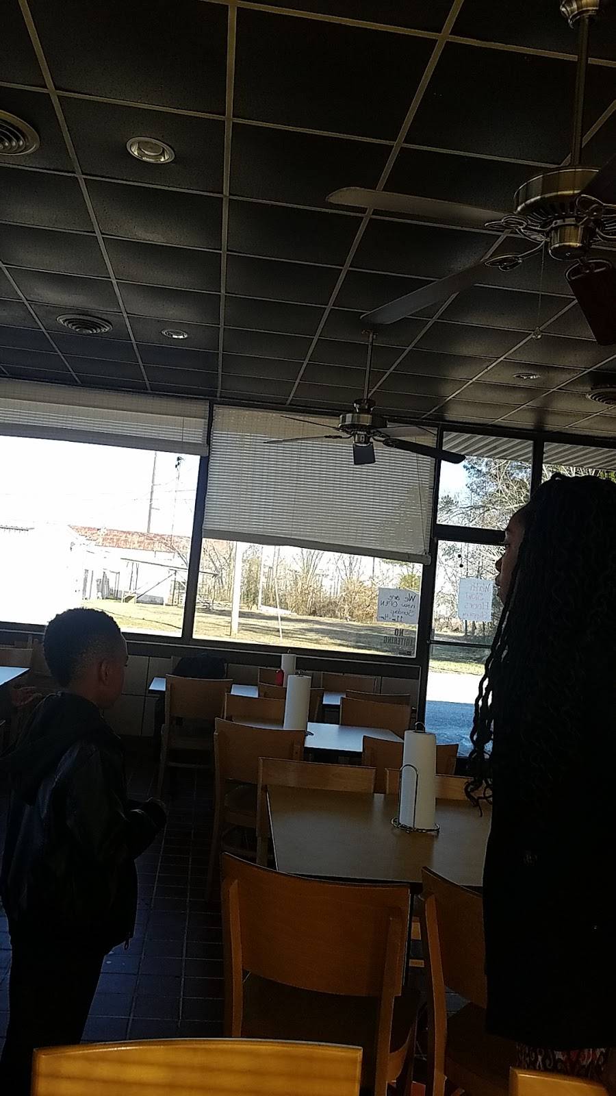 Famous Subs | restaurant | 1102 N Broad St, Edenton, NC 27932, USA | 2524824934 OR +1 252-482-4934