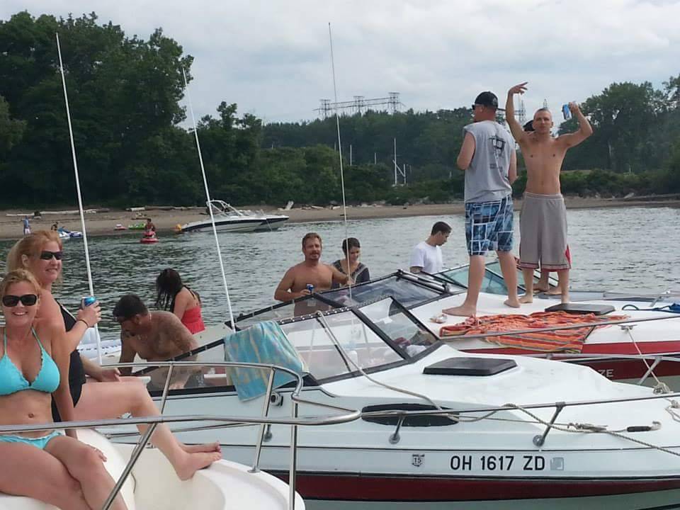 Deck Lounge | restaurant | 35943 Lakeshore Blvd, Eastlake, OH 44095, USA | 4409423821 OR +1 440-942-3821