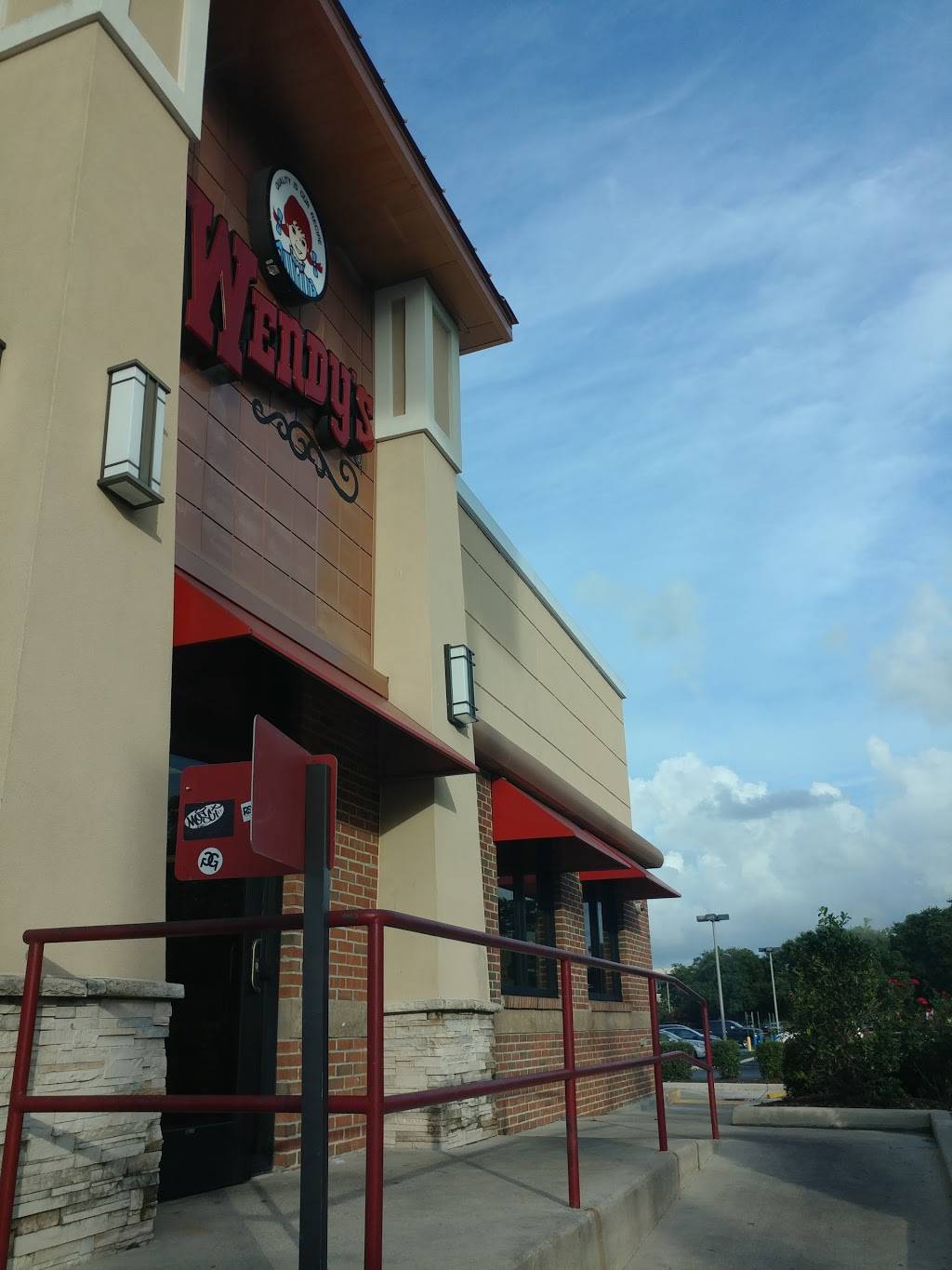 Wendys | restaurant | 5701 Read Blvd, New Orleans, LA 70127, USA | 5043080503 OR +1 504-308-0503