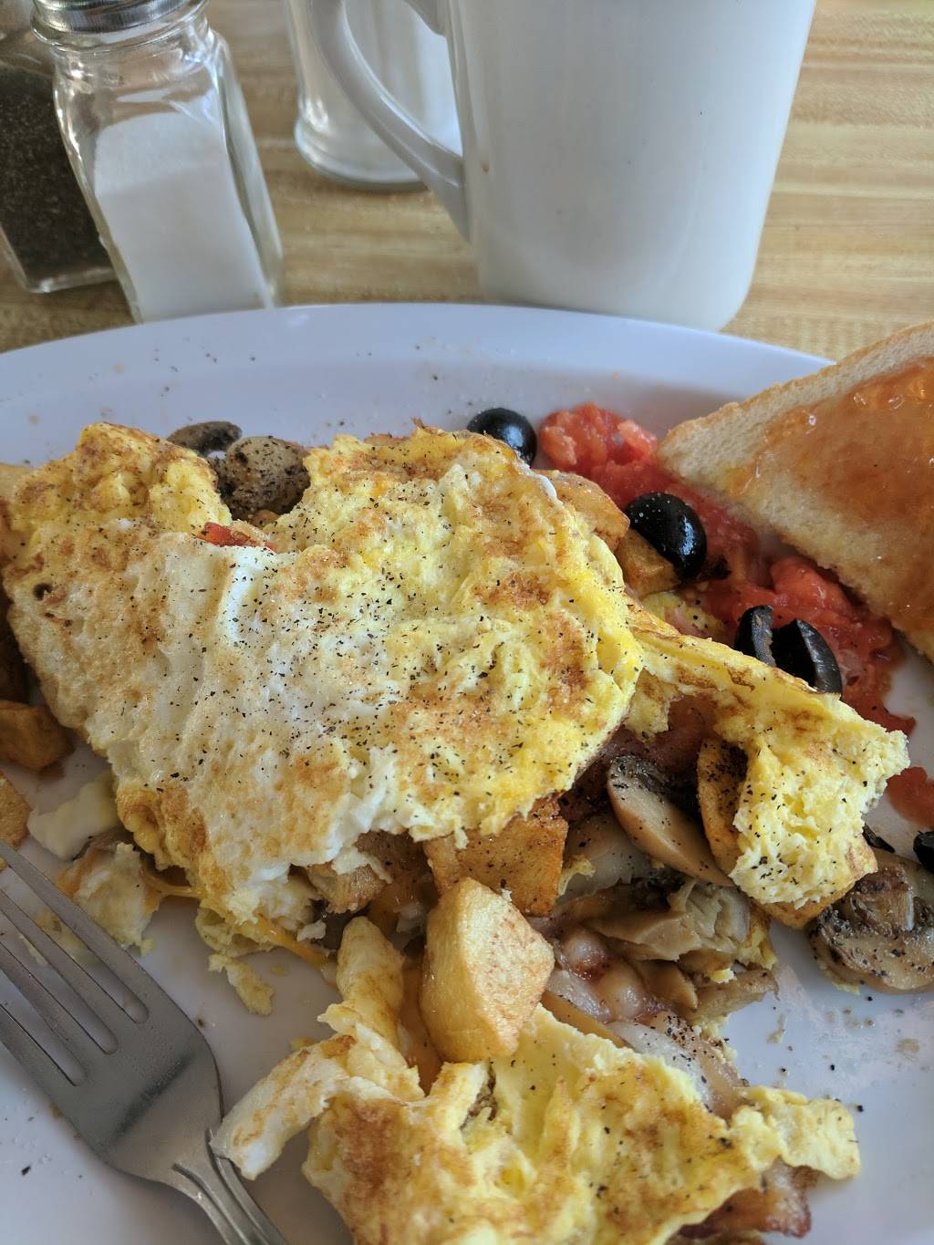 Hobo Hut | restaurant | 1356 State Rd 46, Batesville, IN 47006, USA | 8129345010 OR +1 812-934-5010