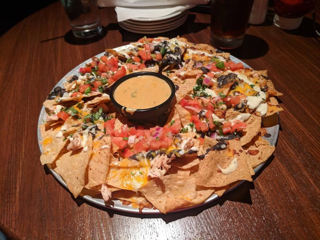 Bar Louie - Easton Town Center | night club | 3970 Easton Station, Columbus, OH 43219, USA | 6144754800 OR +1 614-475-4800