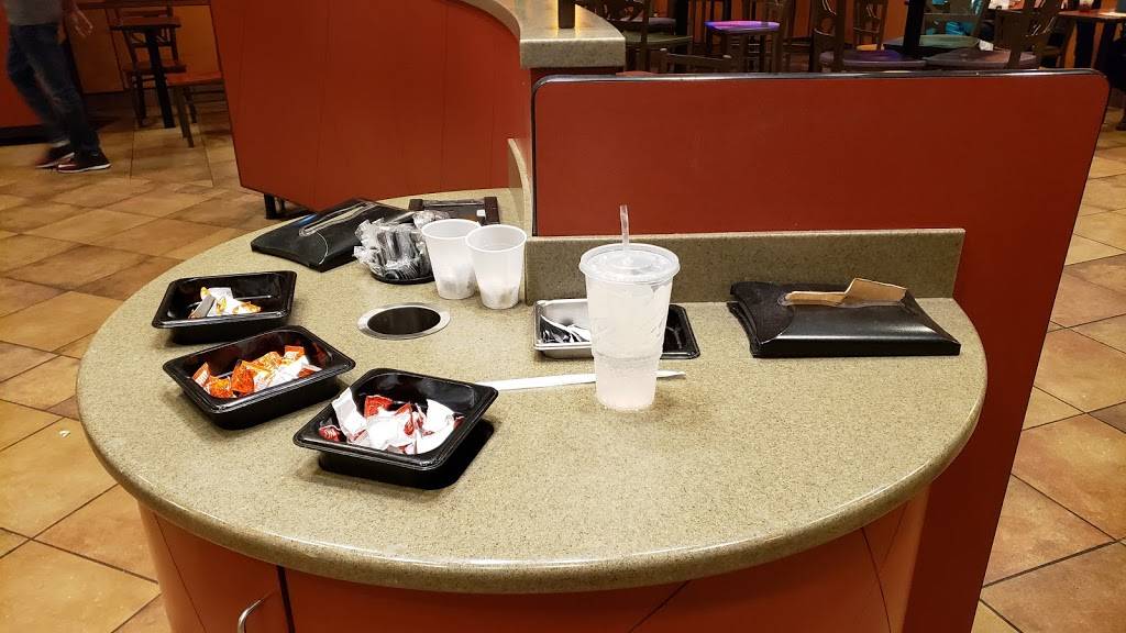 Taco Bell | meal takeaway | 600 Airport Center Dr, Jacksonville, FL 32218, USA | 9047510102 OR +1 904-751-0102