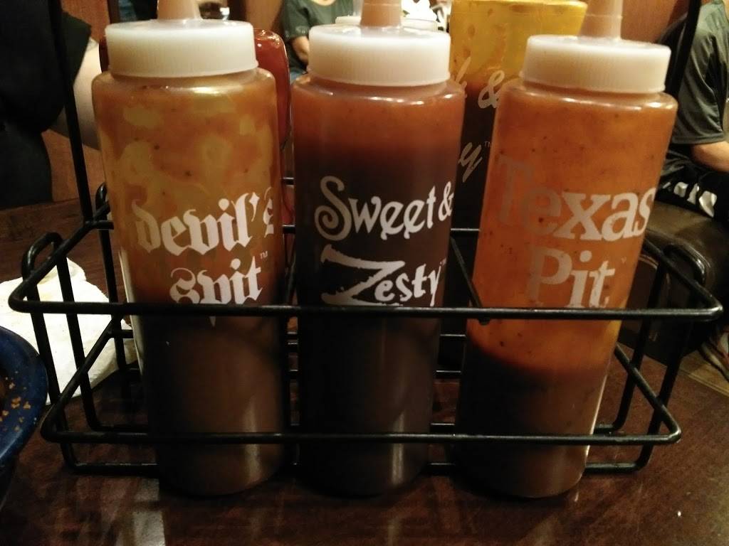 Famous Daves Bar-B-Que | restaurant | 1951 N Rainbow Blvd, Las Vegas, NV 89108, USA | 7026465631 OR +1 702-646-5631