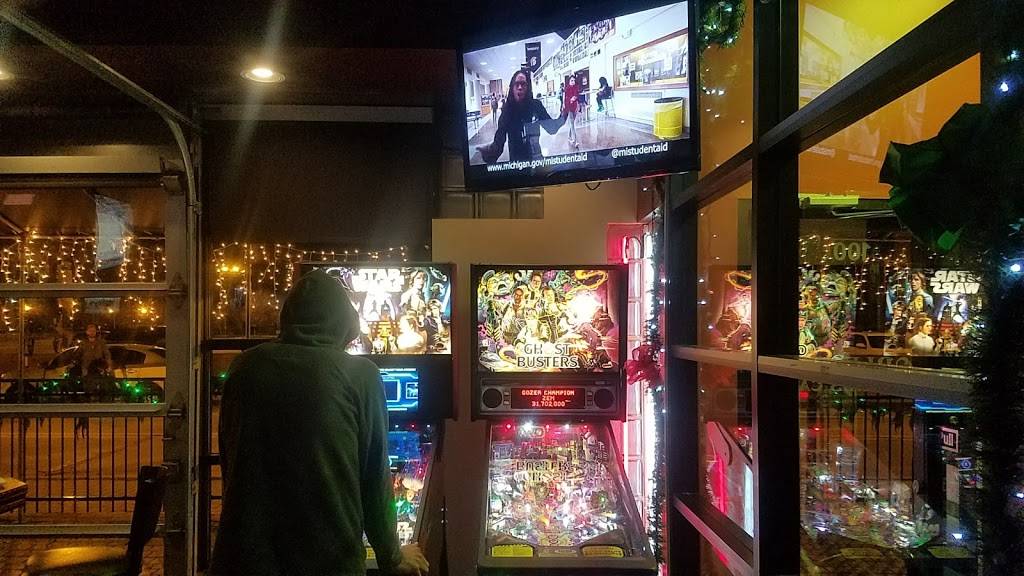 Orleans Sports Cafe | cafe | 100 Macomb Pl, Mt Clemens, MI 48043, USA | 5864652201 OR +1 586-465-2201