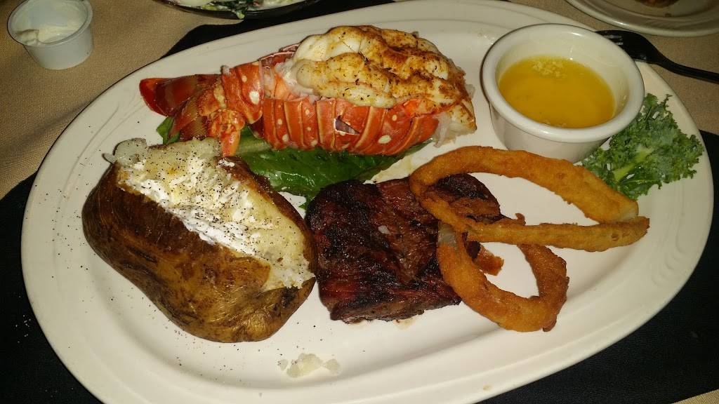 Chriss Steak & Seafood House | restaurant | 2620 Raeford Rd, Fayetteville, NC 28303, USA | 9104854242 OR +1 910-485-4242