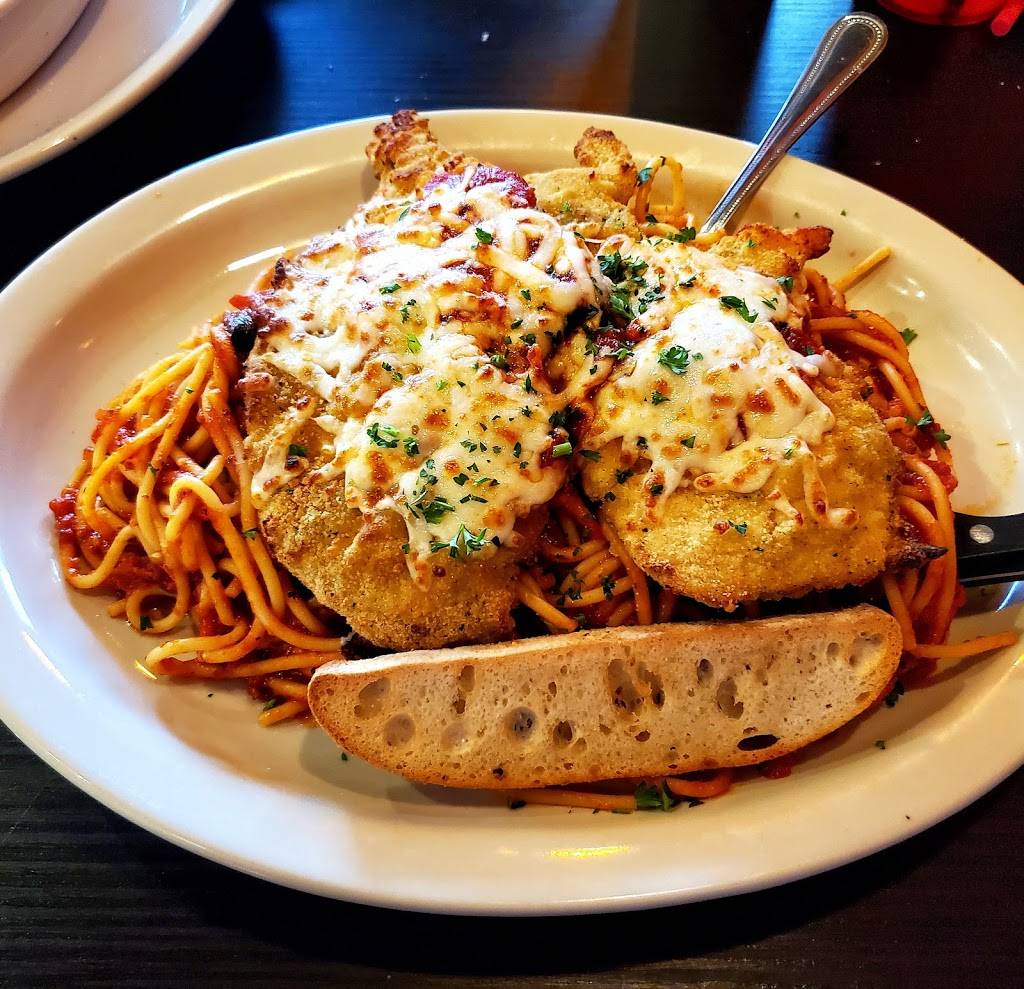 Salvatoris Auburn | restaurant | 170 Smaltz Way, Auburn, IN 46706, USA | 2603333507 OR +1 260-333-3507