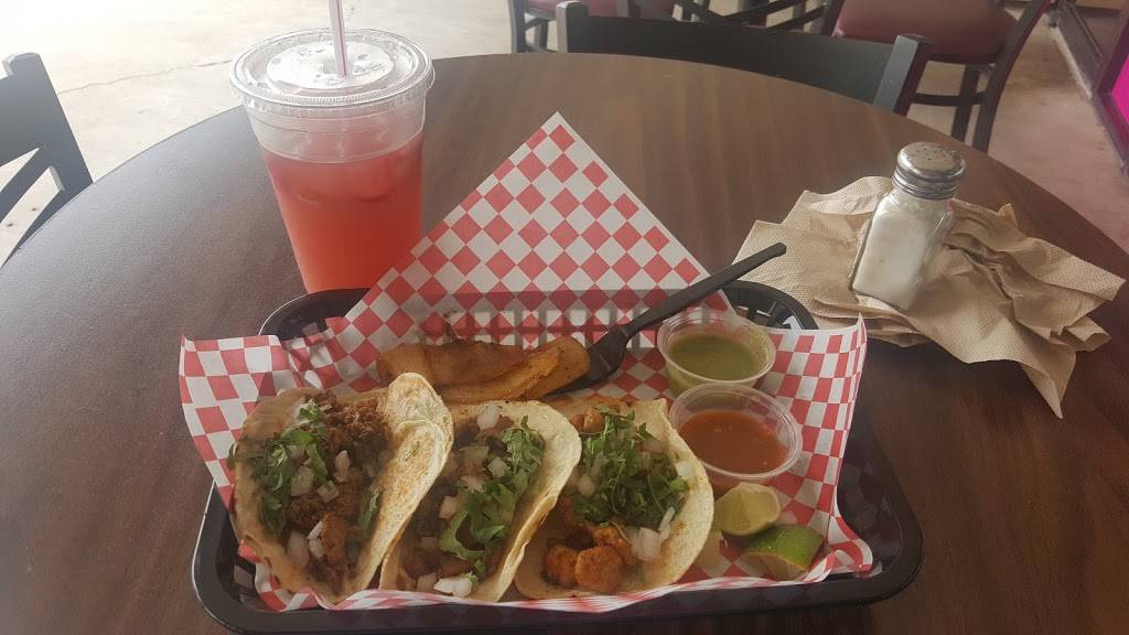 Lolis Mexican Cravings | restaurant | 10011 W Hillsborough Ave, Tampa, FL 33615, USA | 8132431500 OR +1 813-243-1500