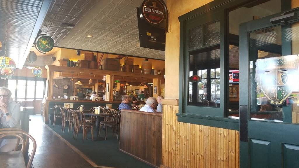 Hennesseys Tavern | restaurant | 34111 La Plaza, Dana Point, CA 92629, USA | 9494880121 OR +1 949-488-0121