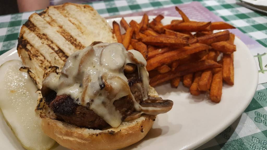 Joyces Tavern | restaurant | 3823 Richmond Ave, Staten Island, NY 10312, USA | 7189480220 OR +1 718-948-0220