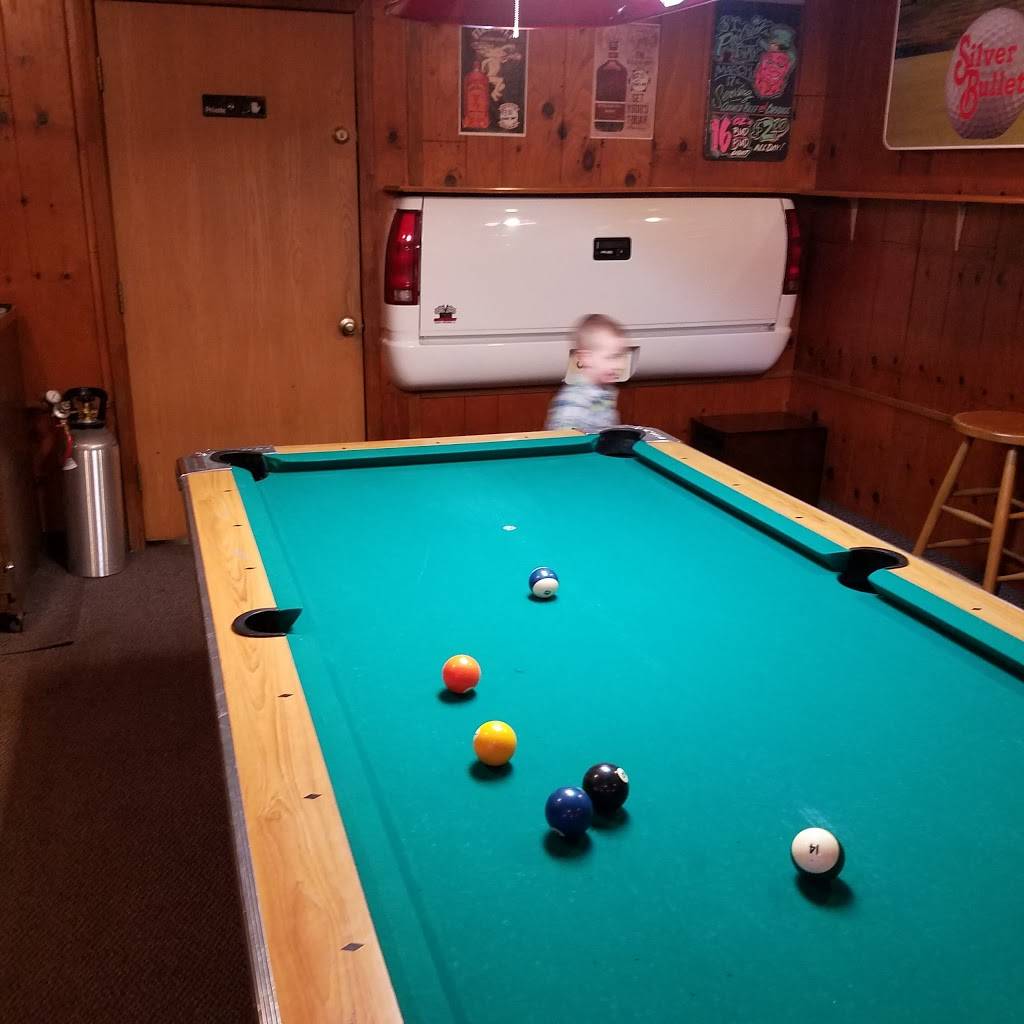 Silver Bullet | restaurant | 135 N Main St, East Peoria, IL 61611, USA | 3096940568 OR +1 309-694-0568