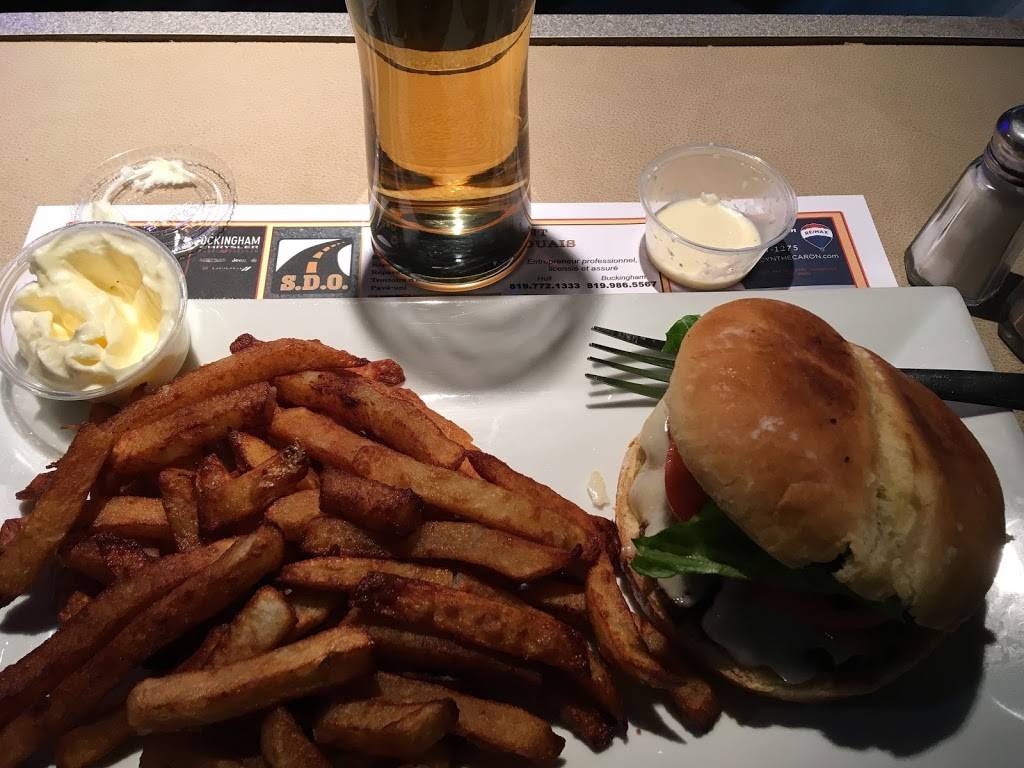 Resto Bar Le BUCKingham | restaurant | 999 Rue Dollard, Gatineau, QC J8L 3E6, Canada | 8199862724 OR +1 819-986-2724
