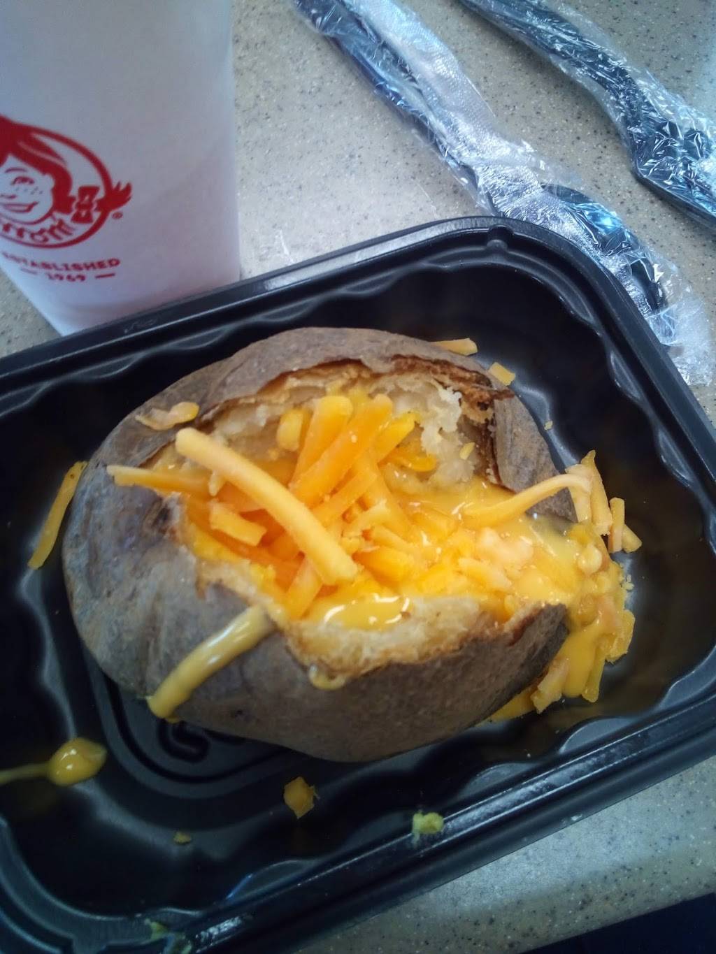 Wendys | restaurant | 2800 S Memorial Pkwy, Huntsville, AL 35801, USA | 2565343214 OR +1 256-534-3214