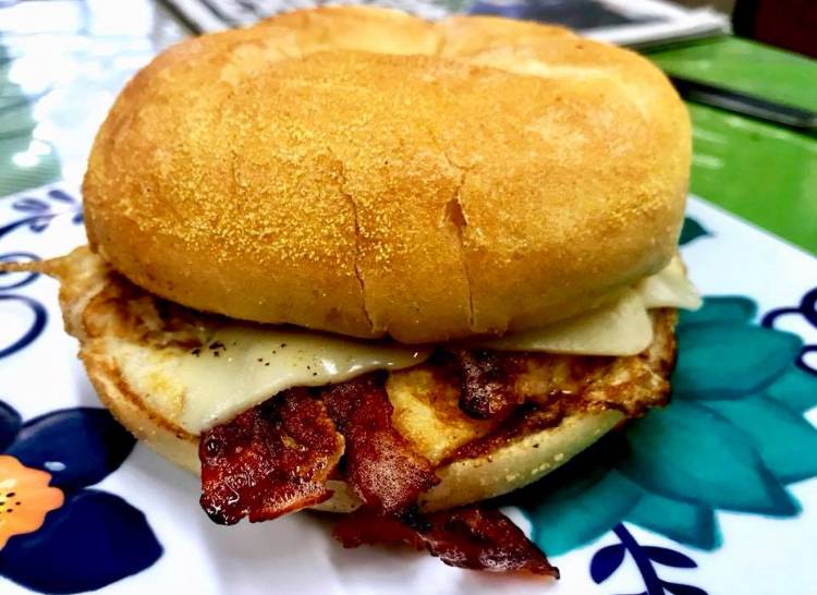 R.T. Smiths Fine Delicatessen | restaurant | 10 Campbell Ave SE, Roanoke, VA 24011, USA | 5403144072 OR +1 540-314-4072