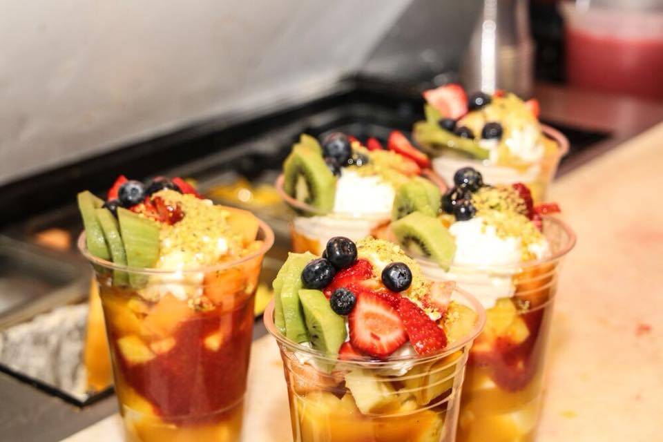 Mangos Cafe Inc | restaurant | 14927 W Warren Ave, Dearborn, MI 48126, USA | 3135845544 OR +1 313-584-5544