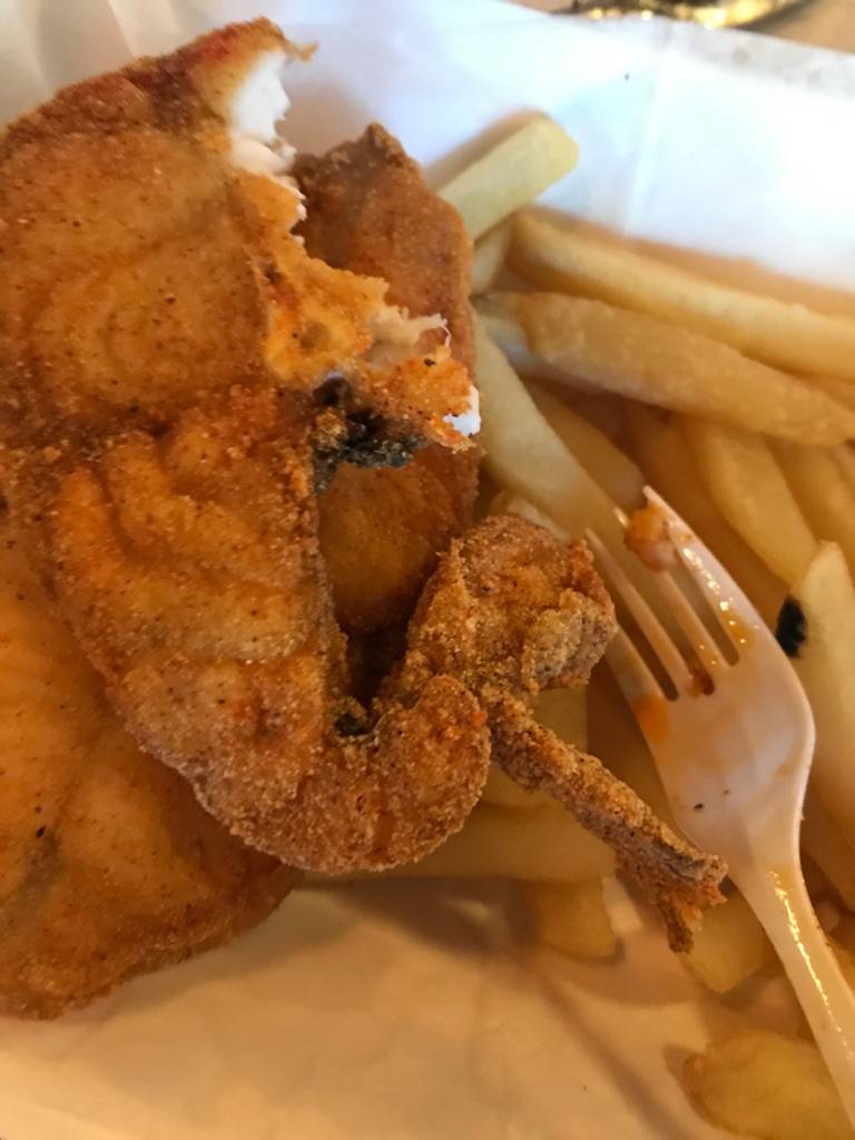 Two Fish | restaurant | 641 E 47th St, Chicago, IL 60653, USA | 7738558845 OR +1 773-855-8845