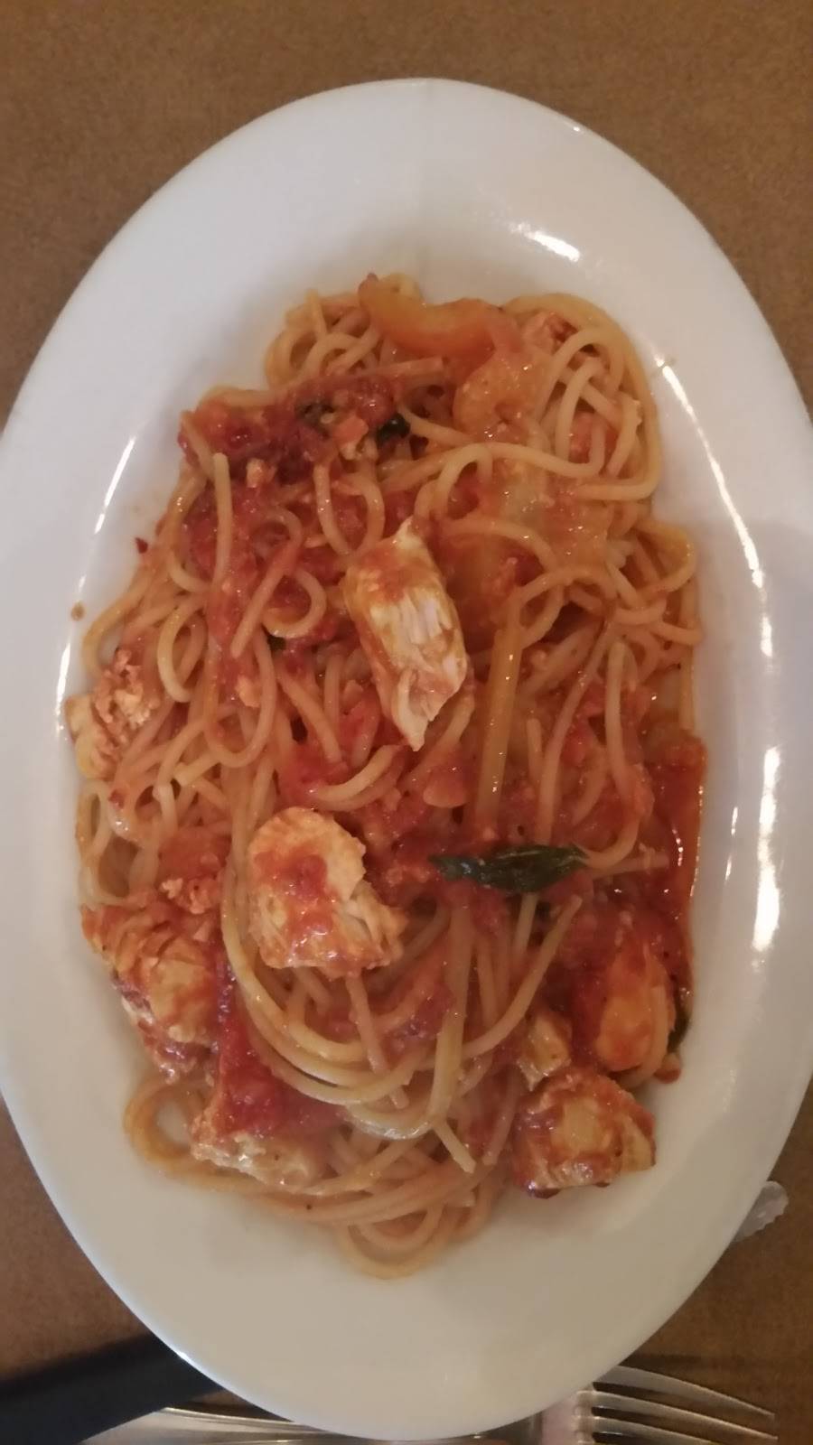 Mirisolas | restaurant | 200 L St, Boston, MA 02127, USA | 6172699701 OR +1 617-269-9701