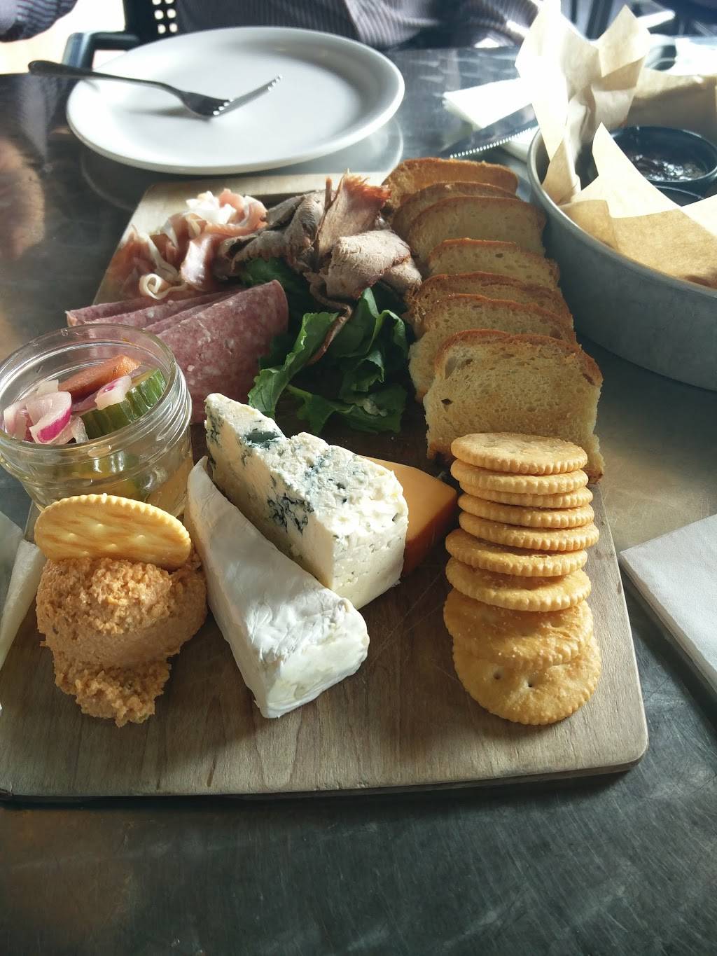 Brick House Tavern + Tap | restaurant | 581 Howe Ave, Cuyahoga Falls, OH 44221, USA | 3309206244 OR +1 330-920-6244