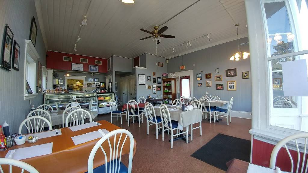 Lolas Bakery & Restaurant | bakery | 306 S 3rd Ave, Sturgeon Bay, WI 54235, USA | 9204735055 OR +1 920-473-5055