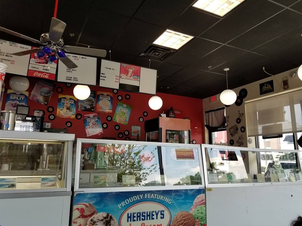 Central Avenue Treats | meal takeaway | 84 N Central Ave, Umatilla, FL 32784, USA | 3527712626 OR +1 352-771-2626