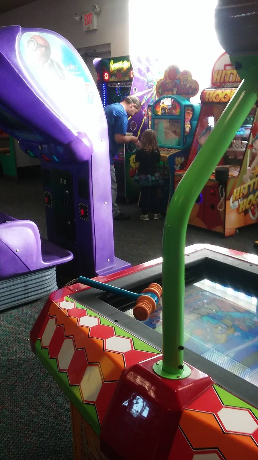 Chuck E. Cheese | restaurant | 559 N Green River Rd, Evansville, IN 47715, USA | 8124730004 OR +1 812-473-0004