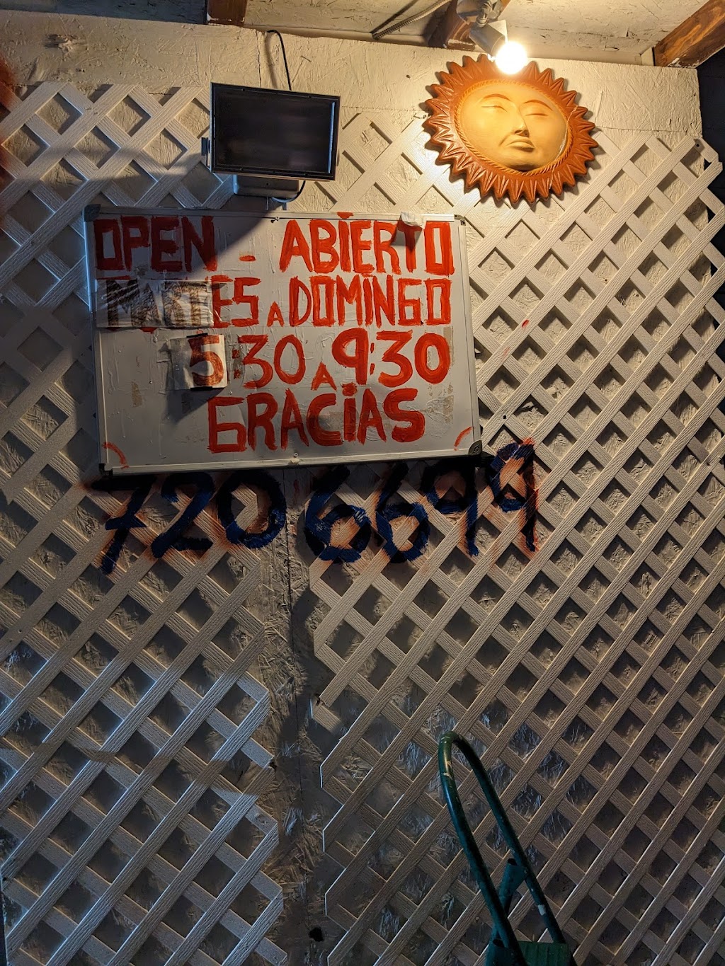 Elotes Louisiana | restaurant | 445 Louisiana Blvd SE, Albuquerque, NM 87108, USA | 5057206699 OR +1 505-720-6699