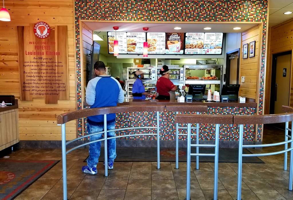 Popeyes Louisiana Kitchen | restaurant | 1640 Fort Campbell Blvd, Clarksville, TN 37042, USA | 9319195141 OR +1 931-919-5141