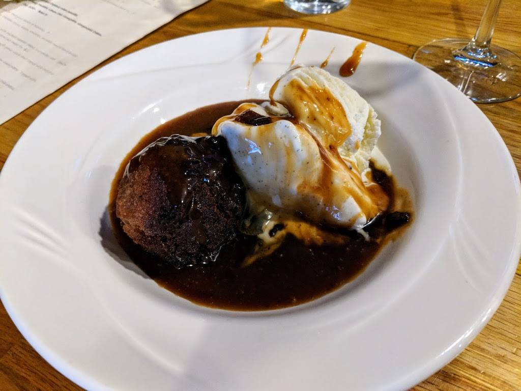 The Fireside Grill | restaurant | 8136 SW Hall Blvd, Beaverton, OR 97008, USA | 5037474661 OR +1 503-747-4661