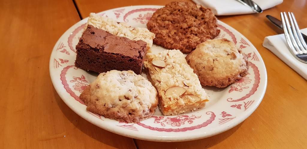 Roses Cafe | cafe | 2298 Union St, San Francisco, CA 94123, USA | 4157752200 OR +1 415-775-2200