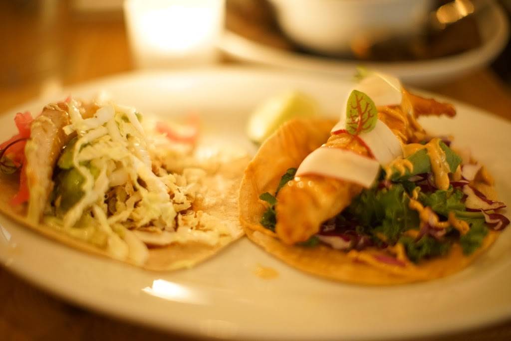 Seamores | restaurant | 66 Water St, Brooklyn, NY 11201, USA | 7186636550 OR +1 718-663-6550