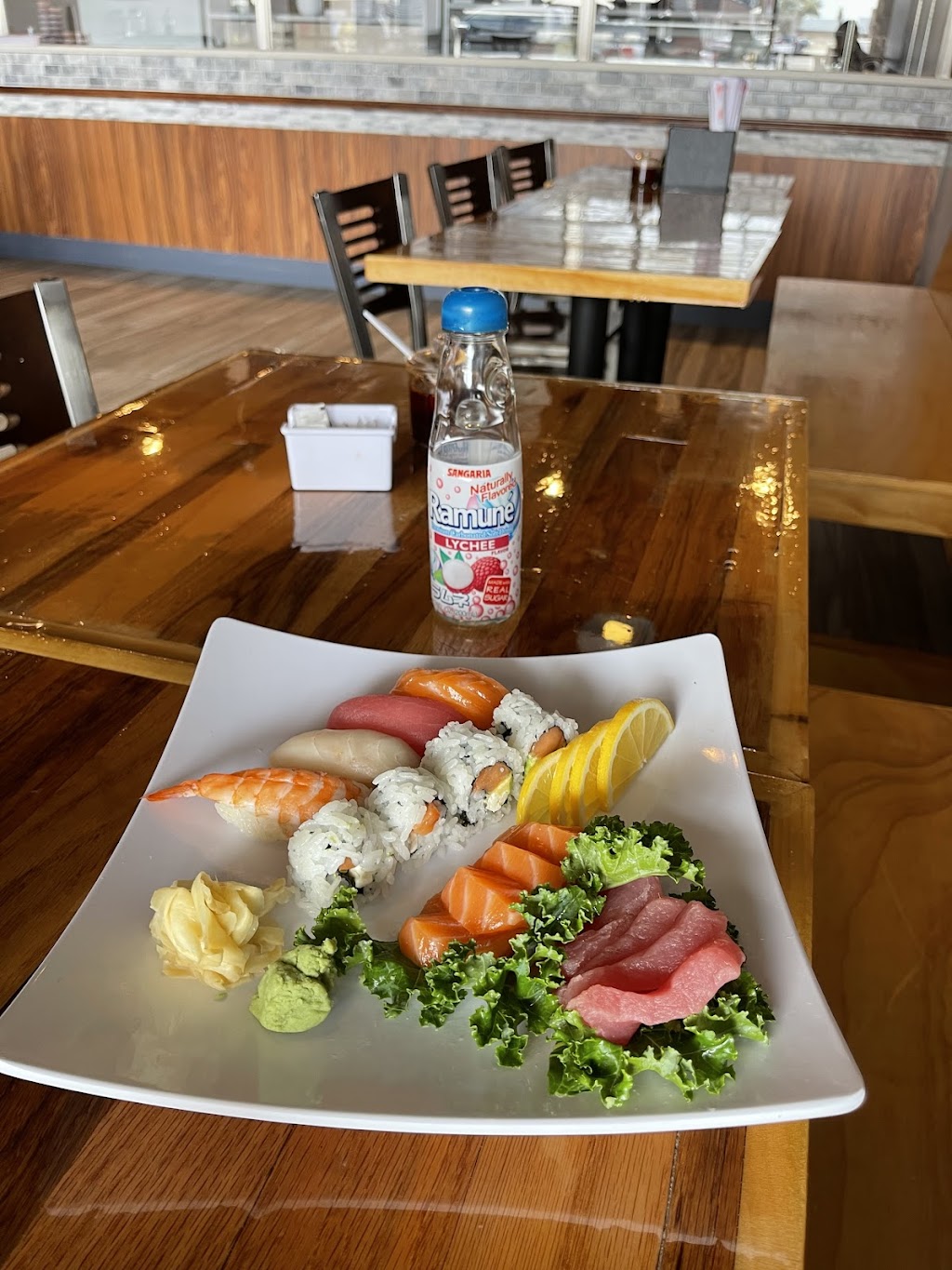 TOKYO SUSHI & RAMEN | restaurant | 9070 Research Blvd #104, Austin, TX 78758, USA | 5126605108 OR +1 512-660-5108