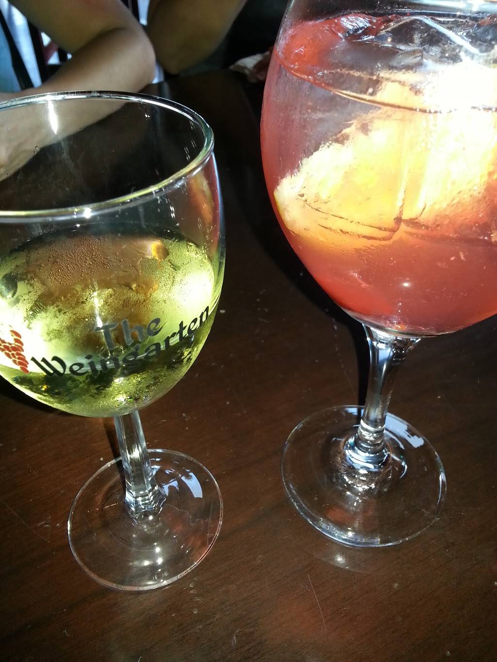 The Weingarten | restaurant | 1780 East, IL-15, Belleville, IL 62221, USA | 6182579463 OR +1 618-257-9463