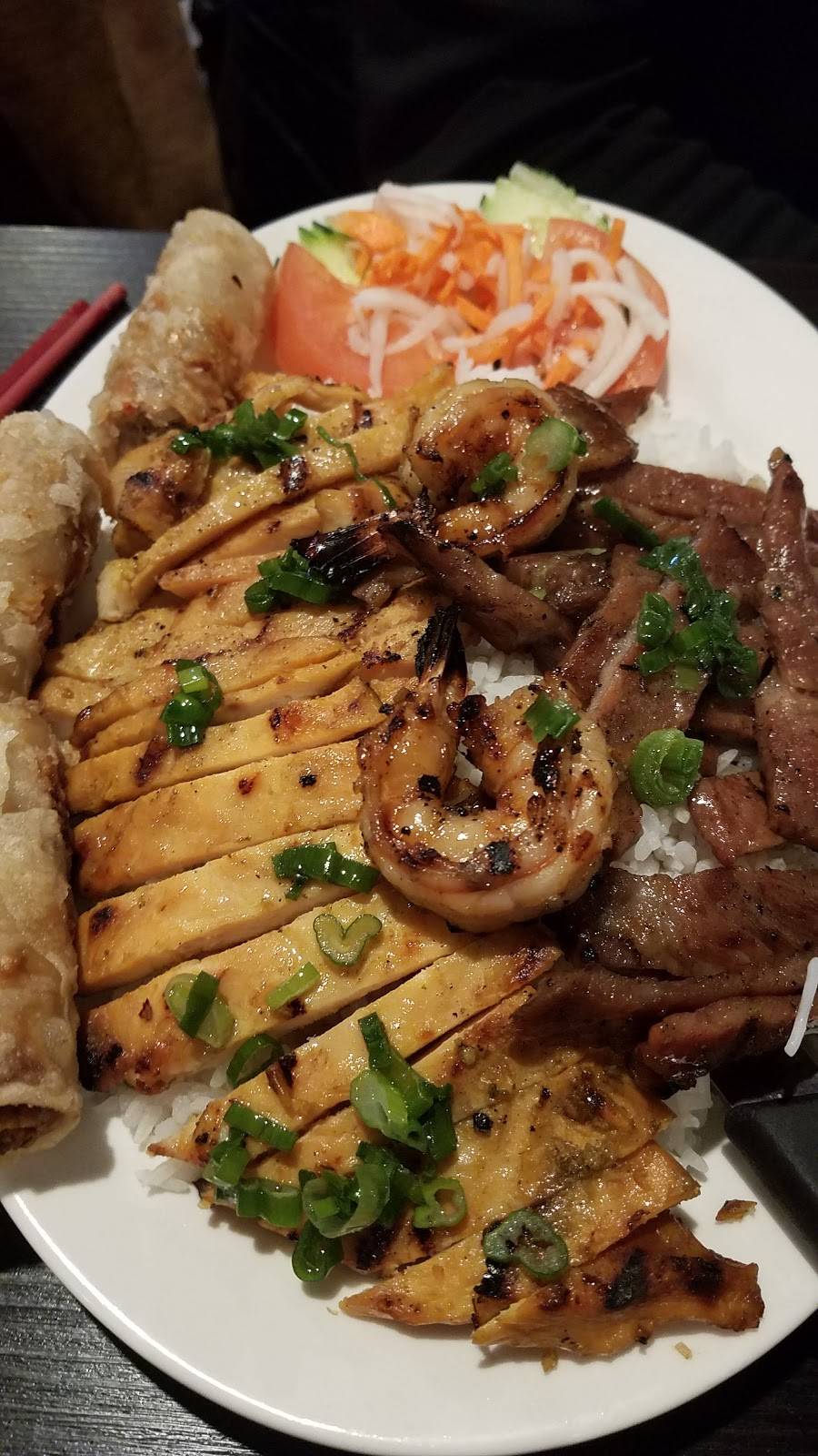 Saigon Bistro | restaurant | 12303 E Mississippi Ave #145, Aurora, CO 80012, USA | 3037451637 OR +1 303-745-1637