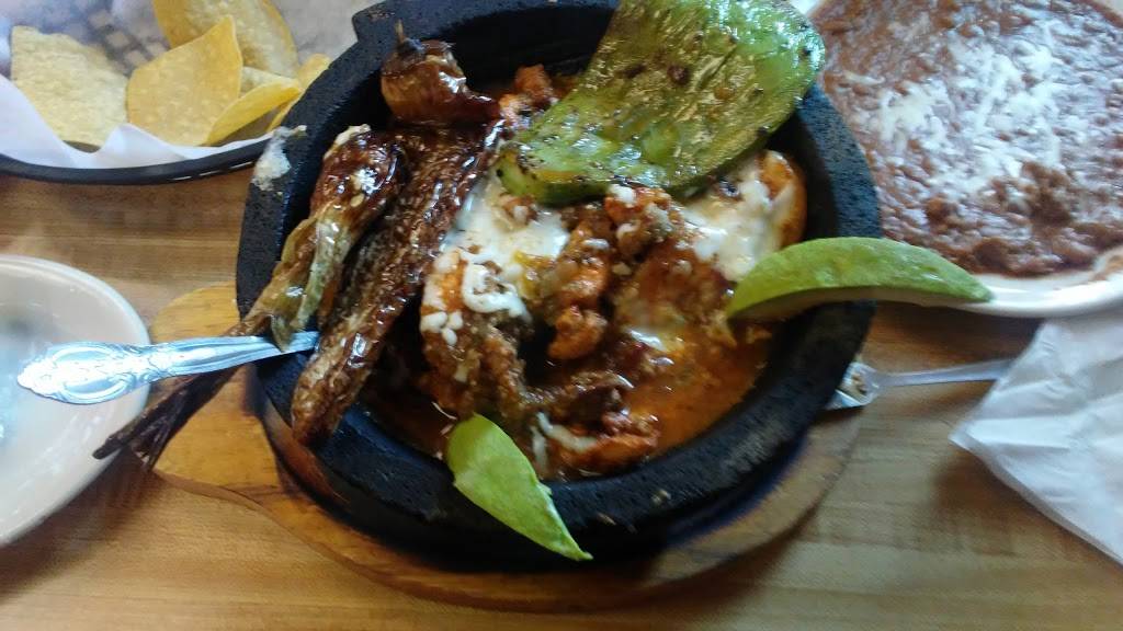 El Molcajete Mexican Restaurant | restaurant | 226 N 4th St, Chillicothe, IL 61523, USA | 3092744213 OR +1 309-274-4213