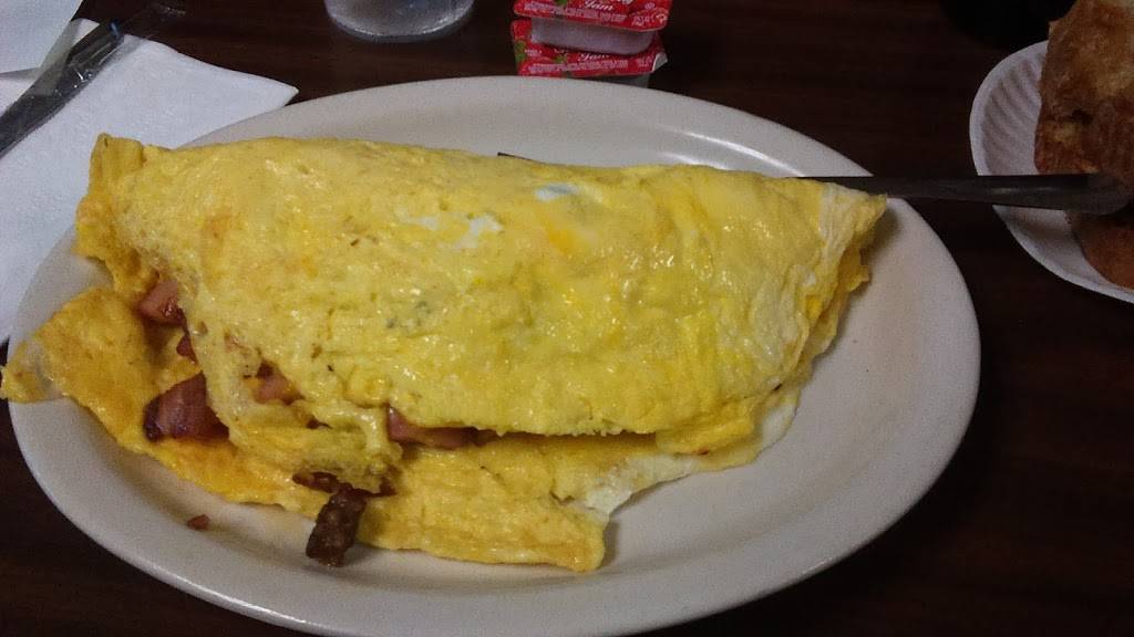 Sheris Restaurant | restaurant | 1150 S State Rd, Ionia, MI 48846, USA | 6165279057 OR +1 616-527-9057